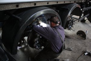 Ремонт ходової вантажних автомобілів, причепів, спецтехніки в Полтаві
